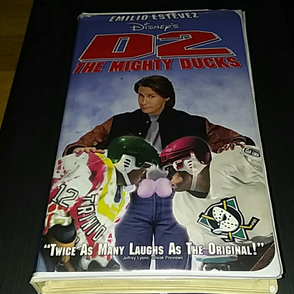 EMILIO ESTEVEZ DISNEY'S D2 THE MIGHTY DUCKS MOVIE
